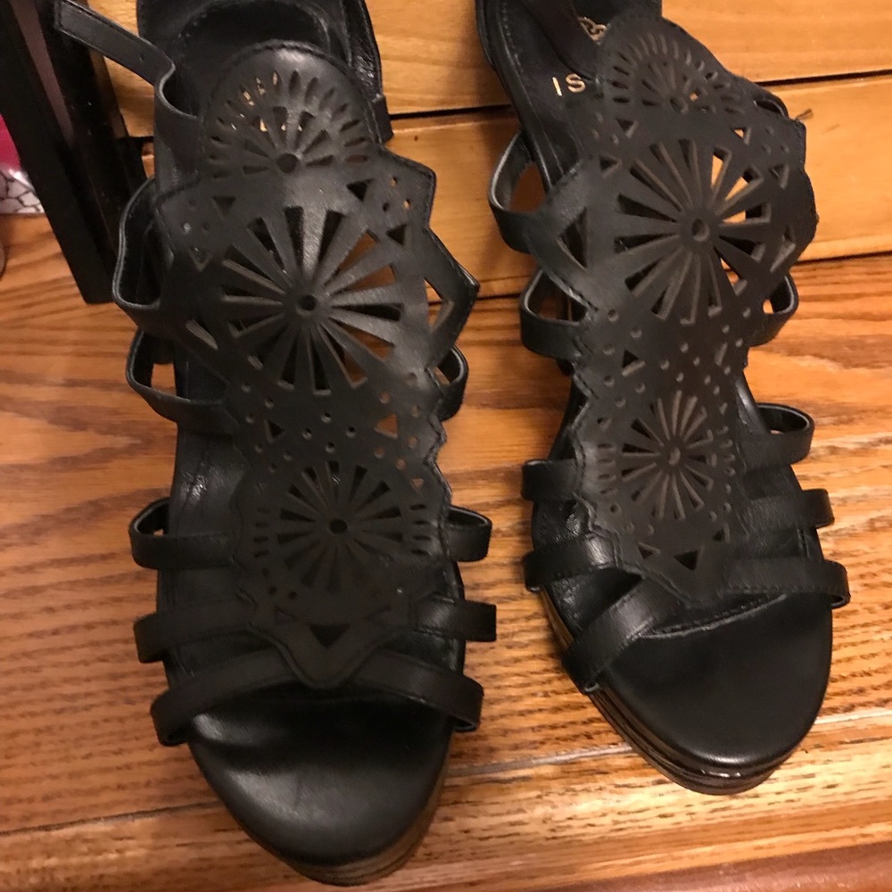 Isola black leather heels. - Picture 4 of 5